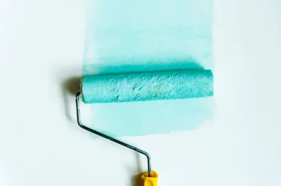Peinture intérieure à Plounévez-Moëdec — murs, plafonds et boiseries